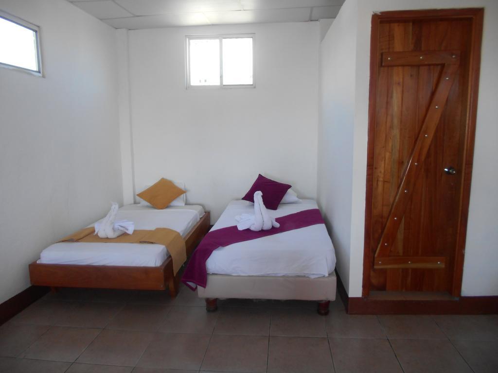 El Descanso Del Petrel Puerto Ayora  Dış mekan fotoğraf